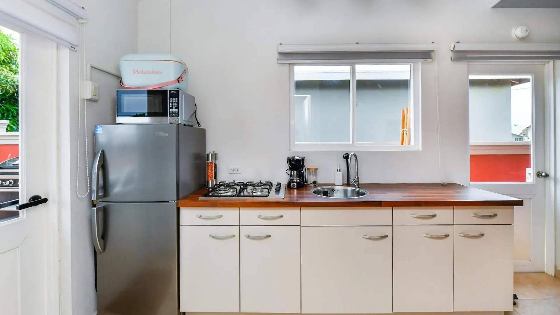 Moderne Studio Sea Dichtbij De Zee Met Zwembad オラニエスタッド アパート
