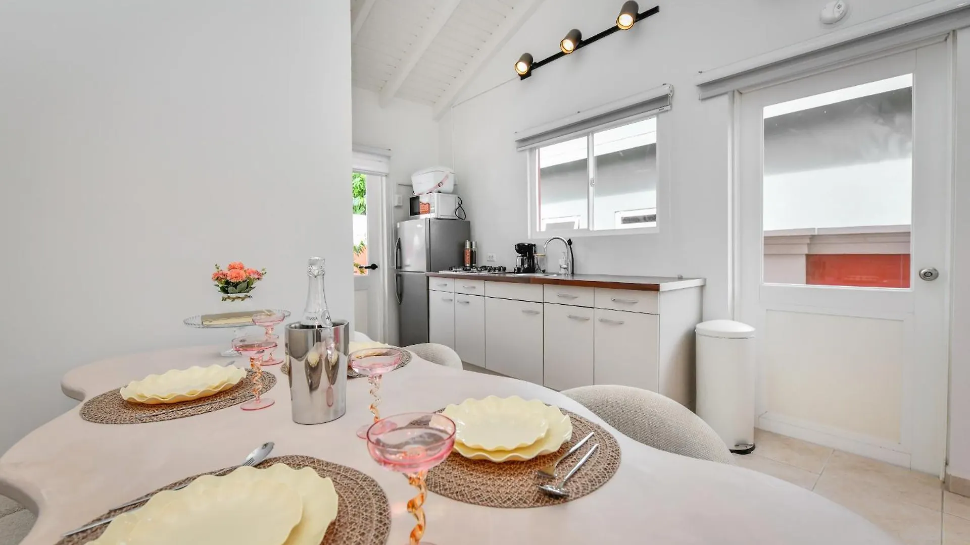 Apartamento Moderne Studio Sea Dichtbij De Zee Met Zwembad Oranjestad